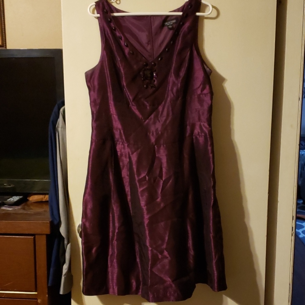 EUC, Perception semi formal dress.